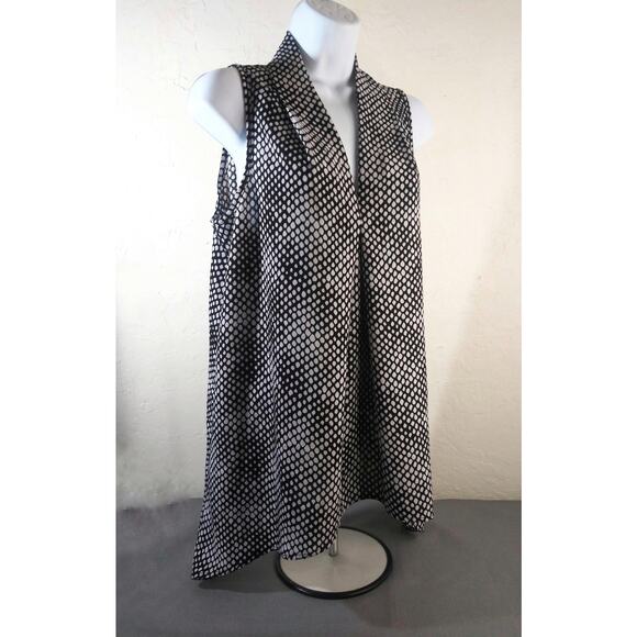 Grey & Gray Women's Medium Sleeveless Blouse Black White Patterned Asymmetrical - Picture 2 of 10